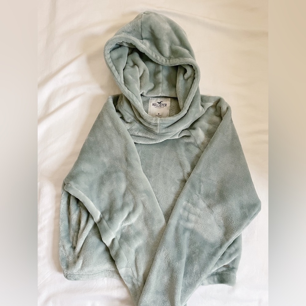 Super soft Hollister cropped hoodie
